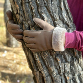 Milk chocolate shearling gloves