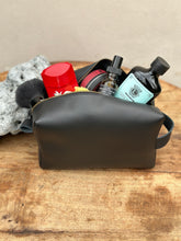 Men's large toiletry bag