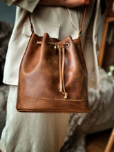 Leather bucket bag "Selene"