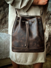 Leather bucket bag "Selene"