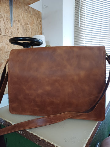 Messenger leather bag "Ergon"